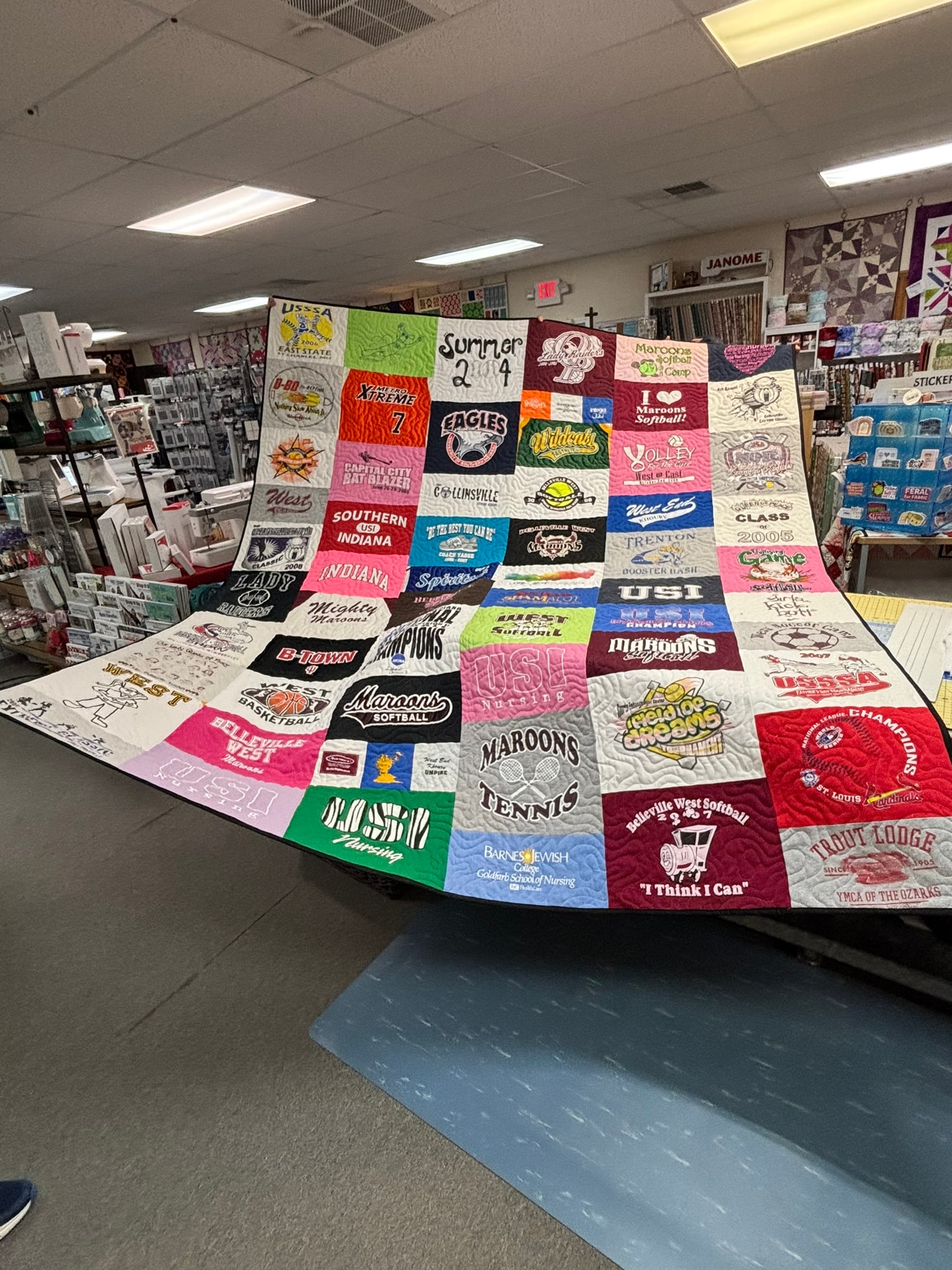 Queen Size T-Shirt Quilt – 60 T-Shirts